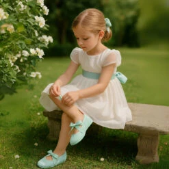 Angelito Niña Con Lazo En Terciopelo De Primavera Verano.