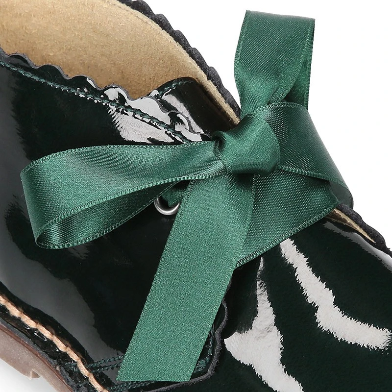 Bota Safari O Pisacacas Niñas Con Cordones Y Ondas En Piel Charol. 14 Bota Safari O Pisacacas Niñas Con Cordones Y Ondas En Piel Charol. - Imagen 12