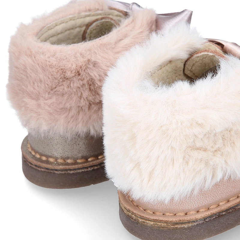 Botita Safari Niña Lazos Seda Y Cuello De Pelo En Piel Laminada. 16 Botita Safari Niña Lazos Seda Y Cuello De Pelo En Piel Laminada. - Imagen 14