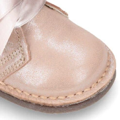 Botita Safari Niña Lazos Seda Y Cuello De Pelo En Piel Laminada. 35 Botita Safari Niña Lazos Seda Y Cuello De Pelo En Piel Laminada. -Okaaspain bota safari pisacacas lazos seda cuello pelo piel laminada 14