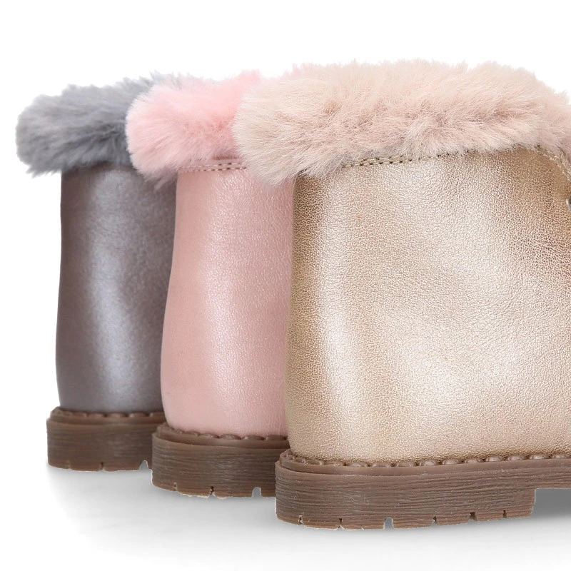 Botita Safari Niña Con Cordones Y Cuello De Pelo En Piel PERLADA. 11 Botita Safari Niña Con Cordones Y Cuello De Pelo En Piel PERLADA. - Imagen 9