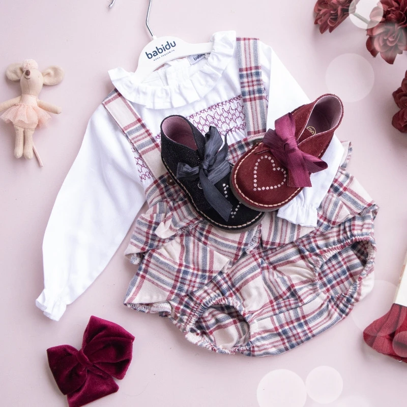 Botita Safari Niños FANTASÍA En Piel Serraje Con Lazos. 4 Botita Safari Niños FANTASÍA En Piel Serraje Con Lazos. - Imagen 2