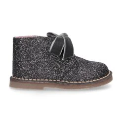 Botita Safari Niña Lazos GLITTER Y Lazos De Terciopelo. 21 Botita Safari Niña Lazos GLITTER Y Lazos De Terciopelo. -Okaaspain bota safari pisacacas piel glitter lazos terciopelo ninas 3