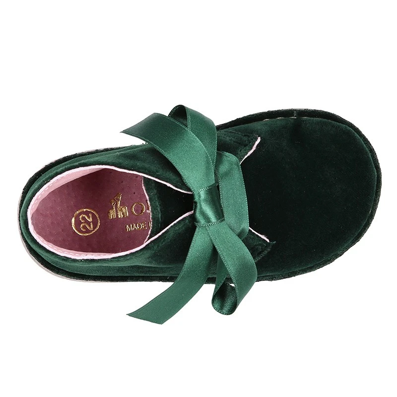 Botita Safari Niña Lazos TERCIOPELO Y Lazos De Seda. 19 Botita Safari Niña Lazos TERCIOPELO Y Lazos De Seda. - Imagen 17