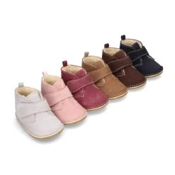 Botita Safari Bebé Sin Cordones Y Con BORREGO En Piel Serraje.