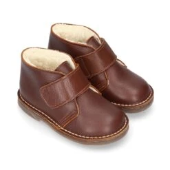 Botita Safari Niños Sin Cordones Con BORREGO Interior En Piel CUERO.