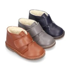 Botita Safari Niños Sin Cordones Con BORREGO Interior En Piel EXTRA SUAVE.