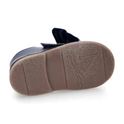 Botita Safari Niñas Con Cierre Adherente Con LAZO De Terciopelo En Piel Nacarada. 41 Botita Safari Niñas Con Cierre Adherente Con LAZO De Terciopelo En Piel Nacarada. -Okaaspain botita safari nina cierre adherente lazo terciopelo piel nacarada forro borrego 19