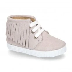 Botita Tipo Bamba Con Cordones Y Flecos En Piel Serraje. -Okaaspain botita tipo bamba con cordones y flecos en piel serraje 2