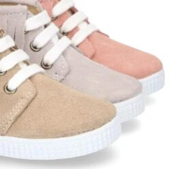 Botita Tipo Bamba Con Cordones Y Flecos En Piel Serraje. -Okaaspain botita tipo bamba con cordones y flecos en piel serraje 6