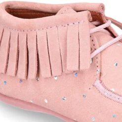 Botita Tipo Wallabi Con Cordones Y FLECOS En Serraje Punti. 32 Botita Tipo Wallabi Con Cordones Y FLECOS En Serraje Punti. -Okaaspain botita tipo walabi cordones flecos piel serraje puntos metalizados ninos ninas 12