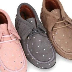 Botita Tipo Wallabi Con Cordones Y FLECOS En Serraje Punti. 35 Botita Tipo Wallabi Con Cordones Y FLECOS En Serraje Punti. -Okaaspain botita tipo walabi cordones flecos piel serraje puntos metalizados ninos ninas 15