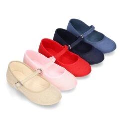 Mercedita Niña Con Hebilla Fina En LINO.