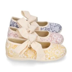 Mercedita Niña Tipo Angelito En Lona FLORES. -Okaaspain mercedita nina angelito lona flores cierre lazos 16