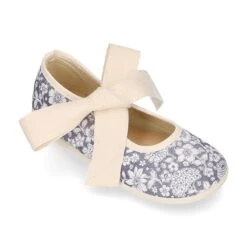 Mercedita Niña Tipo Angelito En Lona FLORES. -Okaaspain mercedita nina angelito lona flores cierre lazos 3