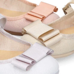 Mercedita Niña Okaa Con Hebilla Y Lazo Zapatero En Lona Laminada. -Okaaspain mercedita nina okaa lona laminada cierre hebilla diseno lazo zapatero 13