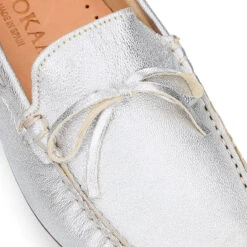 Mocasín Con Lazos En Piel Metalizada Para Mayores. -Okaaspain mocasin con lazos en piel metalizada para mayores 7