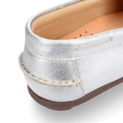 Mocasín Con Lazos En Piel Metalizada Para Mayores. -Okaaspain mocasin con lazos en piel metalizada para mayores 9