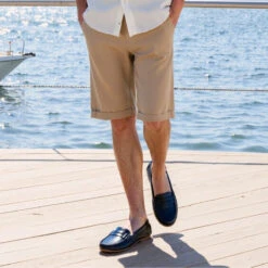 Mocasín Niño Clásico Con Diseño De Antifaz En Piel Azul Marino.