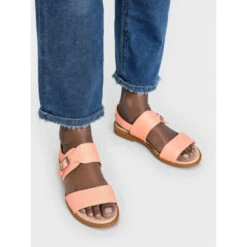 Sandalia Niña Con Hebilla En Piel Con BRILLOS. -Okaaspain sandalia nina cierre hebilla piel brillos 2