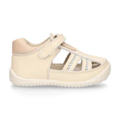 Sandalia Niños OKAA FLEX Sin Cordones En Piel Napa BEIGE. 18 Sandalia Niños OKAA FLEX Sin Cordones En Piel Napa BEIGE. -Okaaspain sandalia nino nina okaa flex cierre adherente puntera super flexible piel napa suave color beige 2