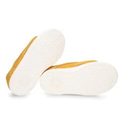 Zapatilla Niños Tipo Bamba Con Cordones Y Puntera En Piel Serraje MOSTAZA. -Okaaspain zapatilla tipo bamba puntera cordones piel serraje mostaza ninos ninas 14