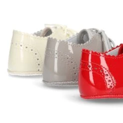 Zapatito Tipo BLUCHER Bebé Niño Con Borlas En Charol Con Lino. 27 Zapatito Tipo BLUCHER Bebé Niño Con Borlas En Charol Con Lino. -Okaaspain zapatito tipo blucher bebe con borlas en piel charol combinado lino 7