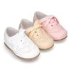Zapatito Tipo Blucher Con Lazo Y Picados En Piel Suave Y Colores Dulces. -Okaaspain zapatito tipo blucher con lazo y picados en piel suave y colores dulces