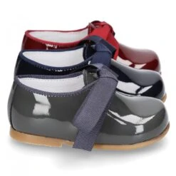 Zapatito Tipo Blucher Niño En Piel Charol Con Lazos. -Okaaspain zapatito tipo blucher en piel charol con lazos 14