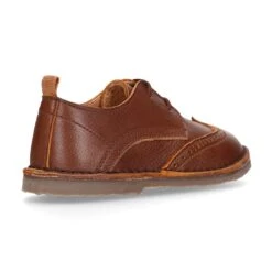 Zapatito Niño Tipo Blucher Con Picados Y Pala Vega En Piel. -Okaaspain zapatito tipo blucher ninos picados pala vega cierre cordones piel 3