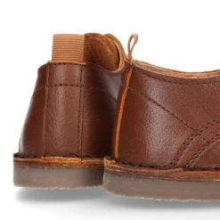 Zapatito Niño Tipo Blucher Con Picados Y Pala Vega En Piel. -Okaaspain zapatito tipo blucher ninos picados pala vega cierre cordones piel 9