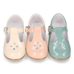 Pepito Peques Con Picados En Piel Charol En Colores Pasteles. 35 Pepito Peques Con Picados En Piel Charol En Colores Pasteles. -Okaaspain zapatito tipo pepito en piel charol colores pasteles con hebilla 14