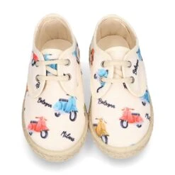 Alpargata Niño Tipo Blucher Con Cordones En Lona Con Estampado MOTOS. -Okaaspain zapato o alpargata tipo blucher con cordones en lona con motos 4
