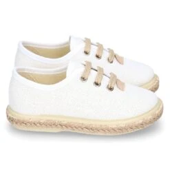 Alpargata Niño Tipo Blucher Con Cordones En LINO BLANCO. -Okaaspain zapato o alpargata tipo blucher con cordones en lona lino blanco 12